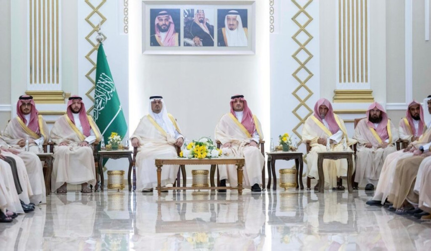 الأمير عبدالعزيز بن سعود يلتقي عددًا من أهالي منطقة مكة المكرمة