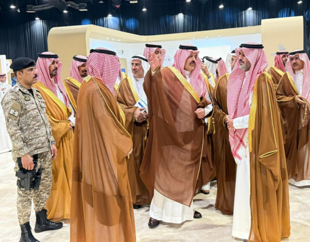 أمير حائل يزور جناح صحة المنطقة المشارك في منتدى حائل للاستثمار 2025