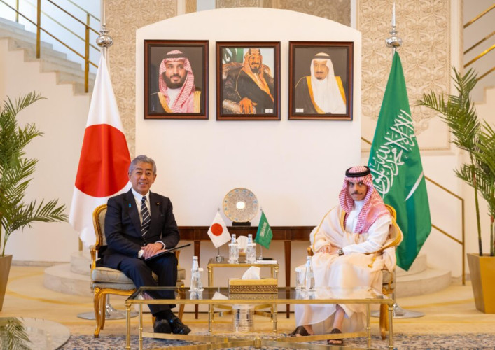 وزير الخارجية يستقبل نظيره الياباني ويستعرض معه العلاقات الثنائية بين البلدين الصديقين