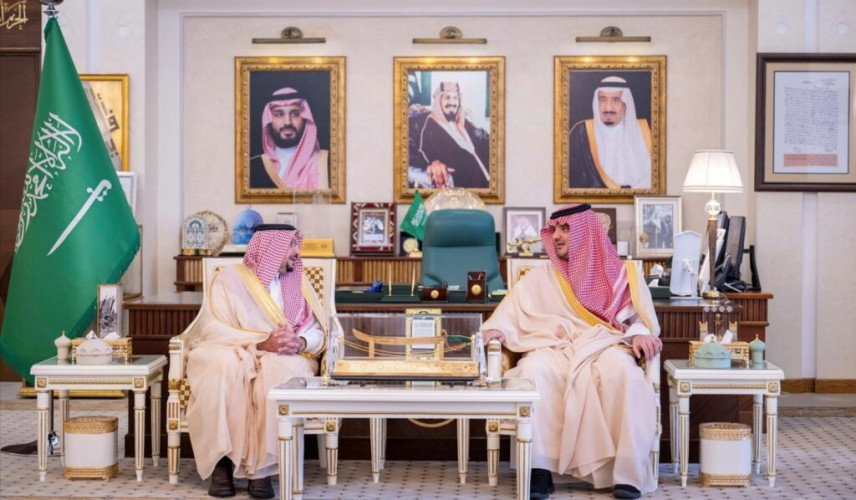 الأمير عبدالعزيز بن سعود يلتقي أمير منطقة القصيم