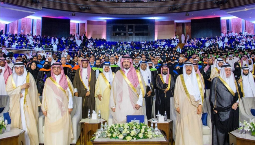 أمير المدينة المنورة يرعى حفل تخريج الدفعة السابعة من طلاب وطالبات جامعة الأمير مقرن بن عبدالعزيز