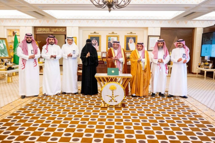 أمير القصيم يرأس اجتماع فريق حوكمة المواقع التاريخية ويدشّن مبادرة “حصر”