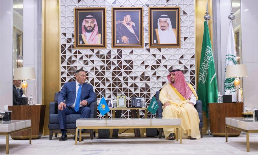 الأمير عبدالعزيز بن سعود يلتقي رئيس لجنة الأمن القومي في جمهورية كازاخستان