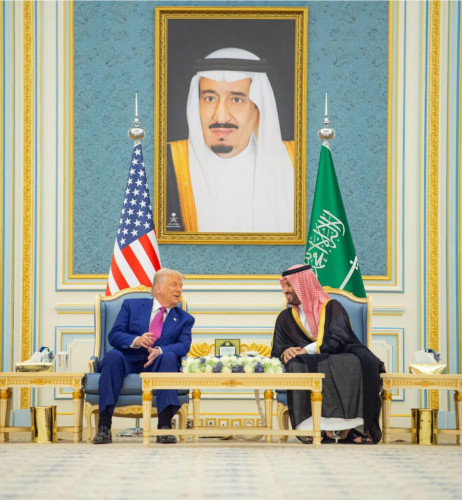 ولي العهد وترمب يشهدان توقيع عدة اتفاقيات بين البلدين