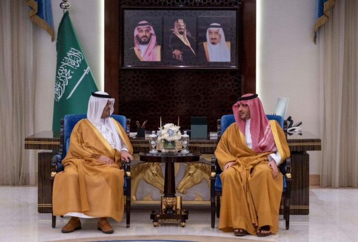 الأمير عبدالعزيز بن سعود يلتقي نائب أمير منطقة مكة المكرمة