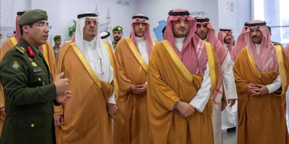 الأمير عبدالعزيز بن سعود يزور صالة مبادرة طريق مكة في مطار الملك عبدالعزيز الدولي بجدة