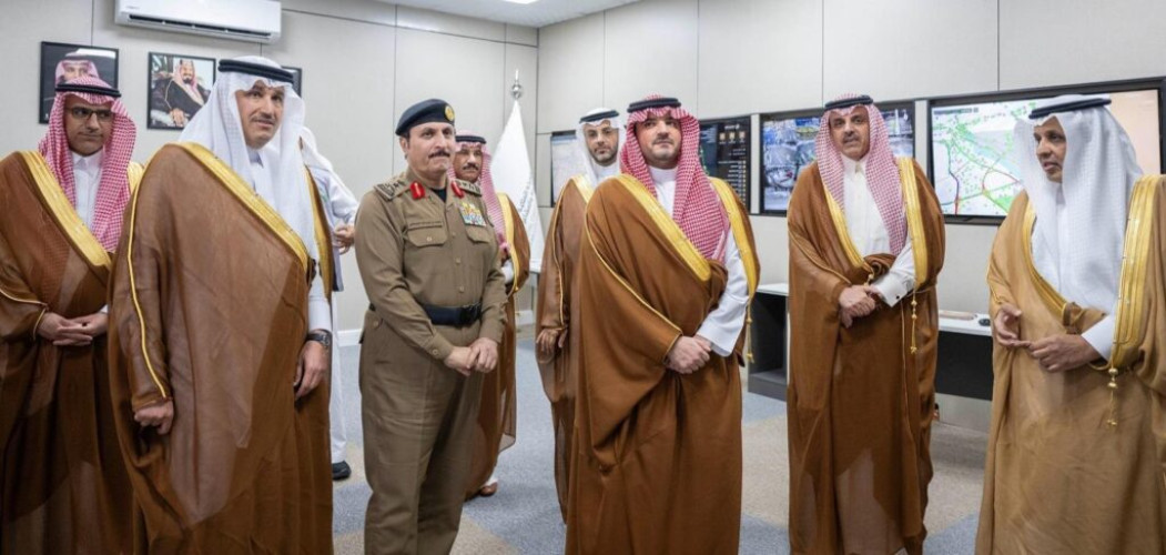 الأمير عبدالعزيز بن سعود يزور مقر المركز العام للنقل التابع للهيئة الملكية لمدينة مكة المكرمة والمشاعر المقدسة في مشعر عرفة