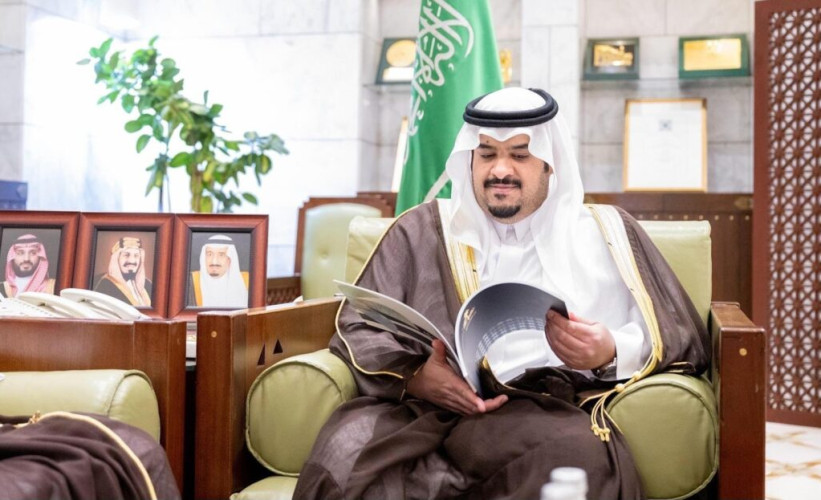 نائب أمير منطقة الرياض يطلع على جهود وأعمال جمعية التمور للخدمات الإنسانية