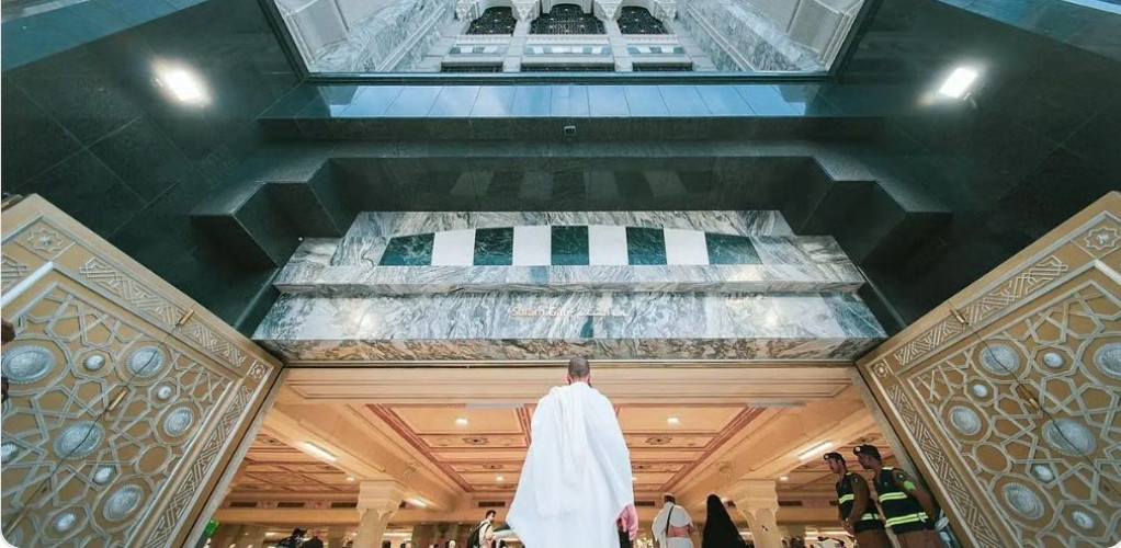 أبواب المسجد الحرام .. “هيئة العناية بالحرمين” تستخدم تقنيات الذكاء الاصطناعي عبر حساسات قارئة