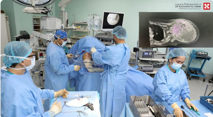 مجمع الدكتور سليمان الحبيب بالعيا ينهي معاناة ستيني من ورم يزن 30 كجم بعملية معقدة استمرت 10 ساعات