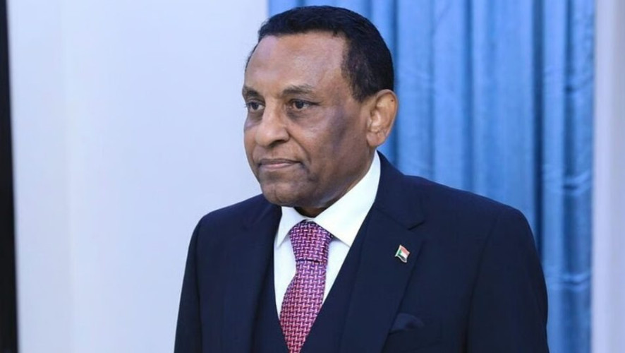 رئيس وزراء السودان الجديد يؤدي اليمين الدستورية