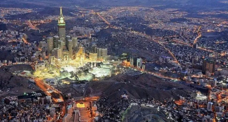 ضبط 10 وافدين مخالفين لأنظمة الحج لمحاولتهم دخول مكة المكرمة سيرًا على الأقدام عبر أحد الطرق الصحراوية