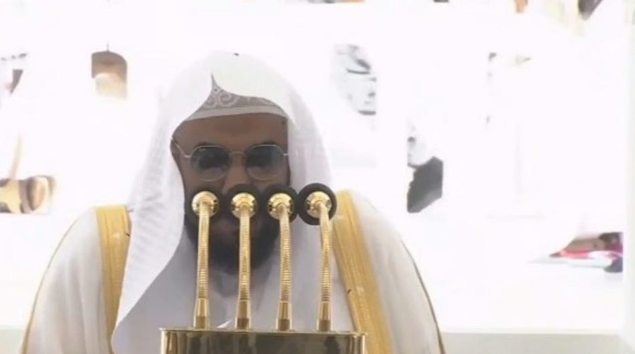 الجهني في خطبة الجمعة بالحرم المكي: أوصي الحجاج بالسكينة والرفق وتجنب الأذى والضرر بالآخرين