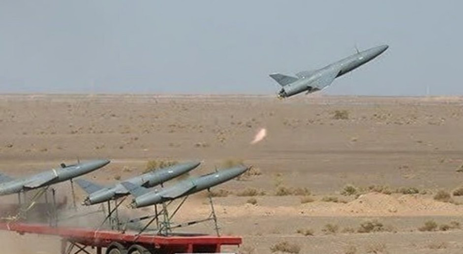 الجيش الإيراني يعلن استخدام مسيرات “آرش” الانتحارية في الهجمات على إسرائيل