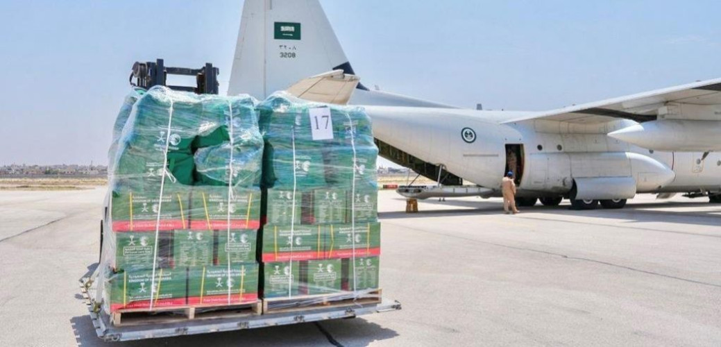 وصول أولى طلائع الجسر الجوي السعودي لمساعدة الأشقاء السوريين المتضررين من الحرائق في محافظة اللاذقية