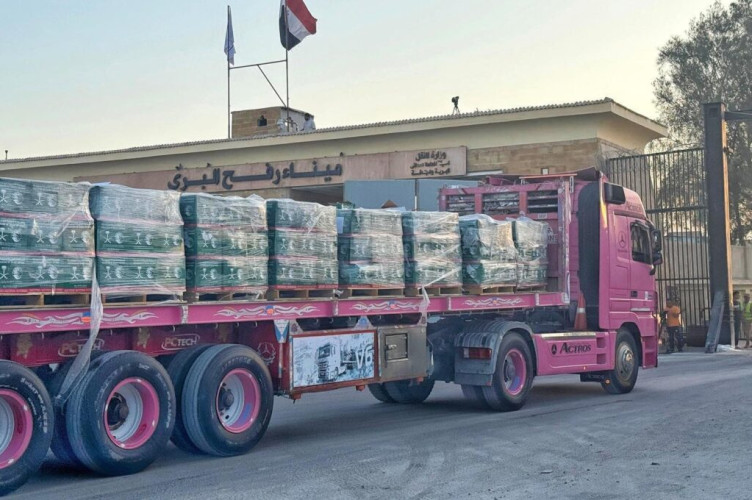 عبور 6 شاحنات إغاثية سعودية جديدة إلى قطاع غزة مقدمة من مركز الملك سلمان للإغاثة