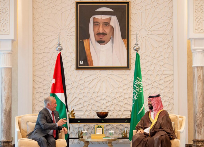 سمو ولي العهد يستقبل في قصر نيوم ملك الأردن ويستعرضان العلاقات الأخوية