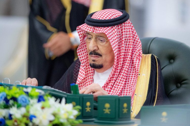 خادم الحرمين الشريفين يرأس جلسة مجلس الوزراء