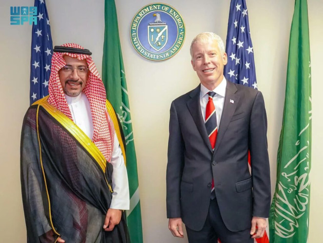 وزير الصناعة والثروة المعدنية يبحث مع وزير الطاقة الأمريكي تعزيز التعاون في قطاع التعدين والمعادن الحرجة