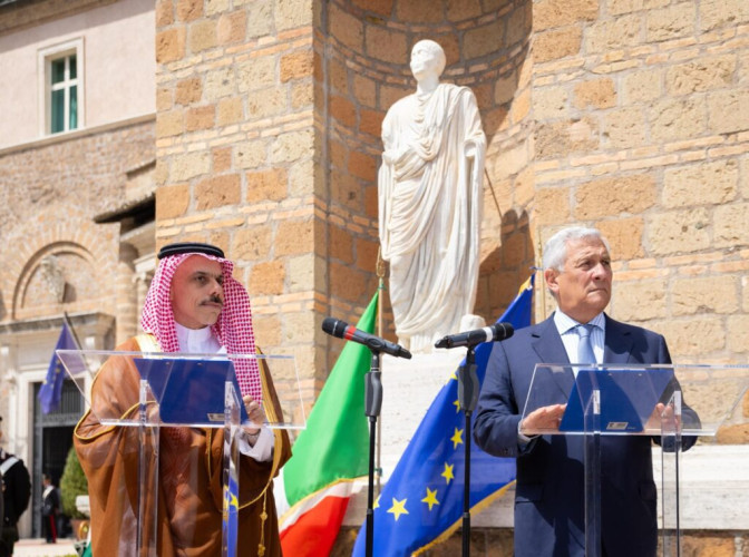 وزير الخارجية يلتقي وزير خارجية إيطاليا ويعقدان جلسة مباحثات رسمية