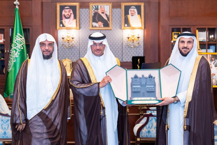 سمو محافظ الأحساء يستقبل نائب محافظ الهيئة العامة للأوقاف