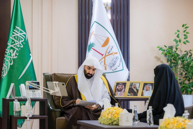 بهدف الاستماع إلى طلباتهم ومقترحاتهم.. معالي د. خالد اليوسف يلتقي بمستفيدي ديوان المظالم