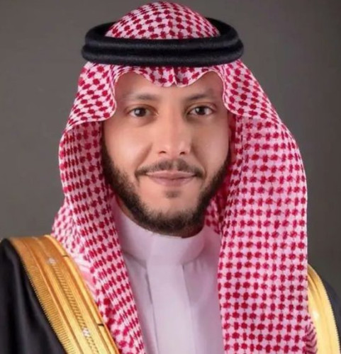 محافظ الطائف يطمئن على مصابي عربة الألعاب