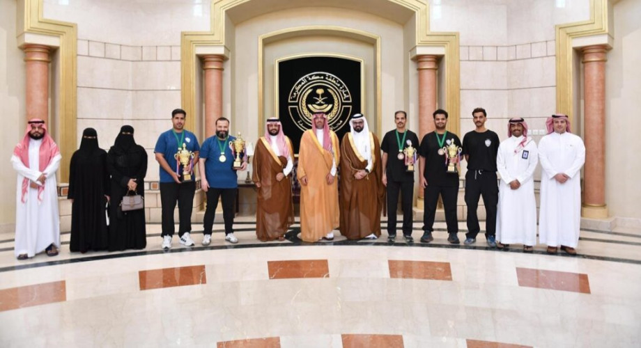 مُحافظ جدة يستقبل أعضاء مجلس إدارة نادي الصم بالمحافظة