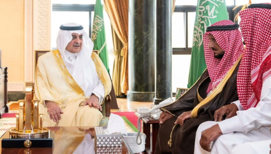 أمير تبوك يستقبل المواطن ناصر البلوي المتنازل عن قاتل ابنه