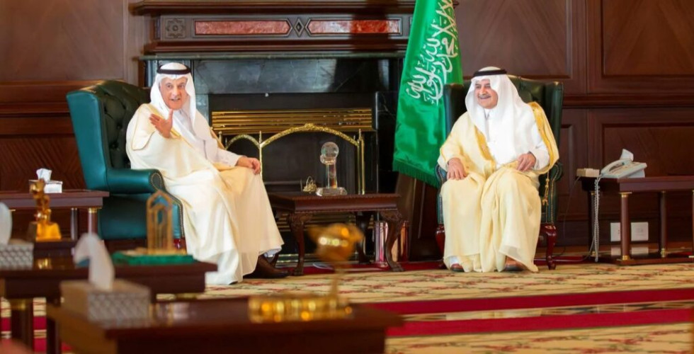 أمير تبوك يستقبل وزير البيئة والمياه والزراعة