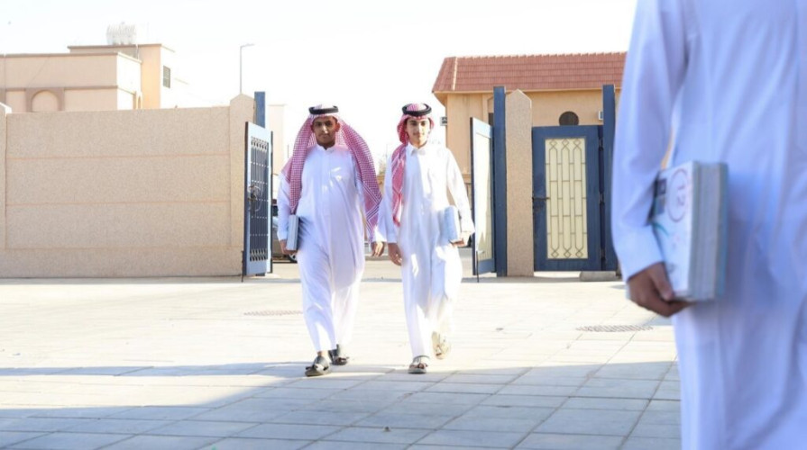 انتظام طلاب وطالبات التعليم العام في مدارس المملكة إيذانًا ببدء عام دراسي جديد