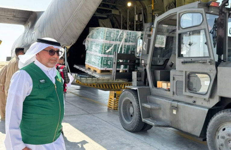 وصول الطائرة الإغاثية السعودية الـ59 لإغاثة الشعب الفلسطيني في قطاع غزة التي يسيّرها مركز الملك سلمان للإغاثة