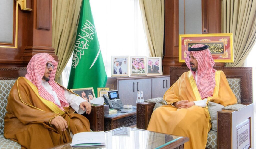 أمير المدينة المنورة يستقبل المدير العام للتعليم بالمنطقة