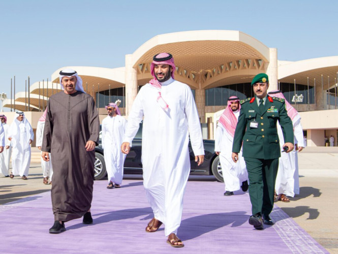 سمو رئيس دولة الإمارات العربية المتحدة يغادر الرياض وسمو ولي العهد في مقدمة مودعيه