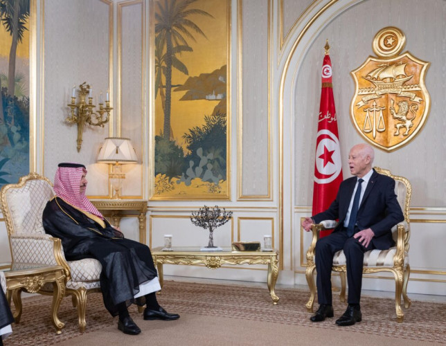 الرئيس التونسي يستقبل سمو وزير الخارجية