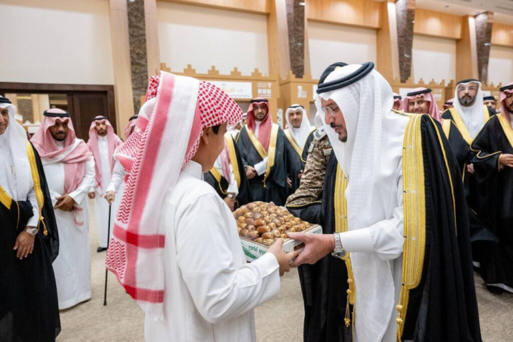 أمير القصيم يرعى حفل كرنفال بريدة للتمور ويشيد بدوره الاقتصادي والثقافي العالمي