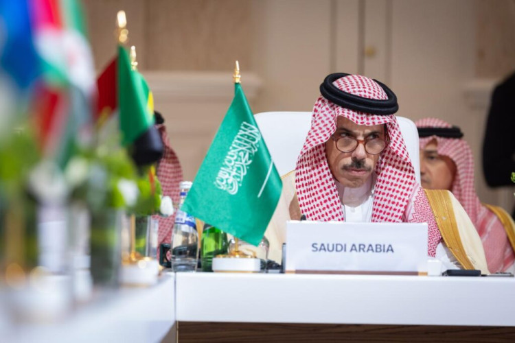 وزير الخارجية يشارك في الاجتماع الوزاري التحضيري للقمة العربية الإسلامية الطارئة