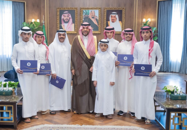 أمير الحدود الشمالية يكرّم الفائزين بجائزة الأميرة صيتة بنت عبدالعزيز