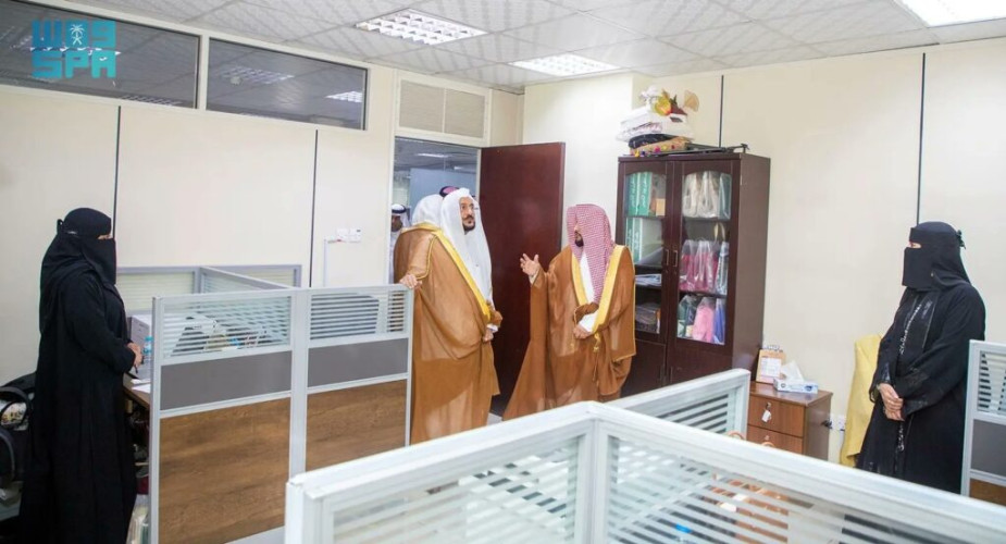 وزير الشؤون الإسلامية يُدشِّن مشروعات تطويرية للمساجد والجوامع بالمدينة المنورة