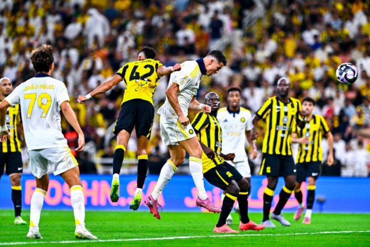 بثنائية رونالدو ومانى.. النصر يفوز على الاتحاد وينفرد بصدارة الدوري