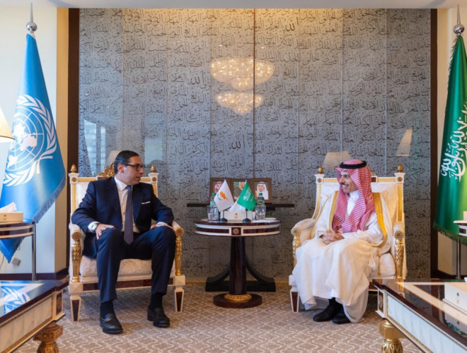 وزير الخارجية يلتقي وزير خارجية قبرص ويوقعان اتفاقية عامة للتعاون بين البلدين