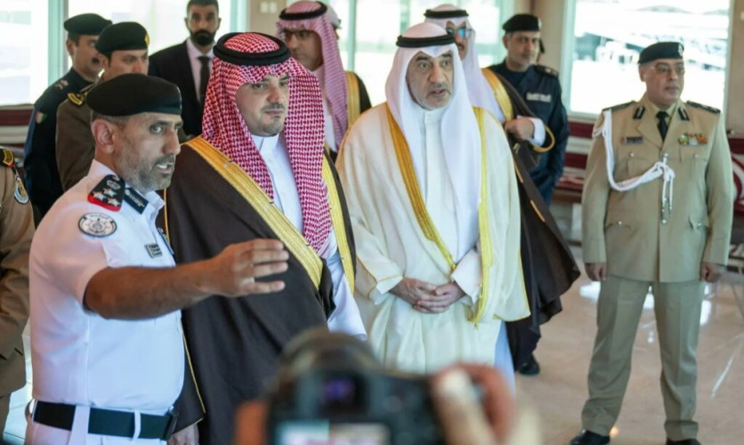 الأمير عبدالعزيز بن سعود يزور مقر الإدارة العامة لخفر السواحل الكويتية