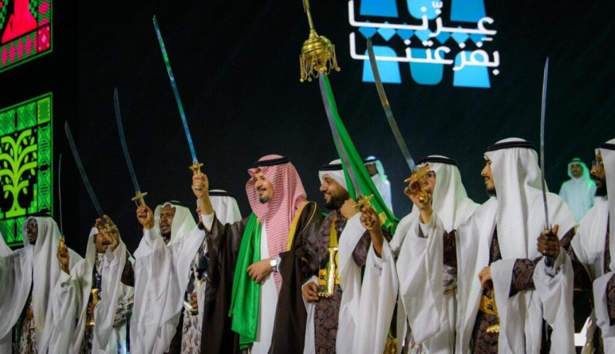 أمير المدينة المنورة يرعى احتفال اليوم الوطني الـ95 ويدشّن الهوية السياحية للمنطقة