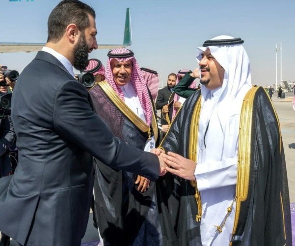 رئيس الجمهورية العربية السورية يصل إلى الرياض وفي مقدمة مستقبليه نائب أمير المنطقة