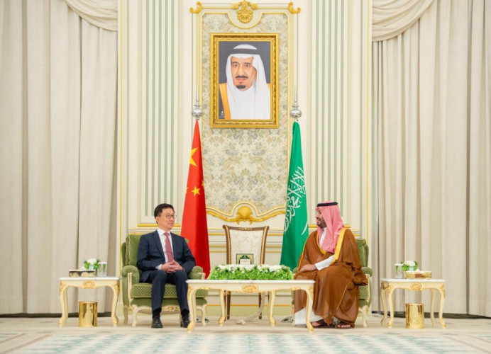 سمو ولي العهد يستقبل نائب رئيس جمهورية الصين الشعبية