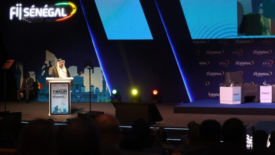 وزير الاستثمار يشارك في منتدى الاستثمار بالعاصمة السنغالية داكار