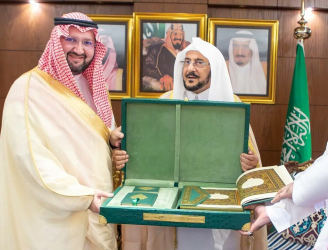 وزير “الشؤون الإسلامية” يستقبل الأمير عبدالعزيز بن طلال