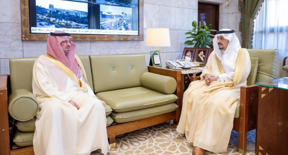 أمير الرياض يستقبل مدير عام التعليم بالمنطقة