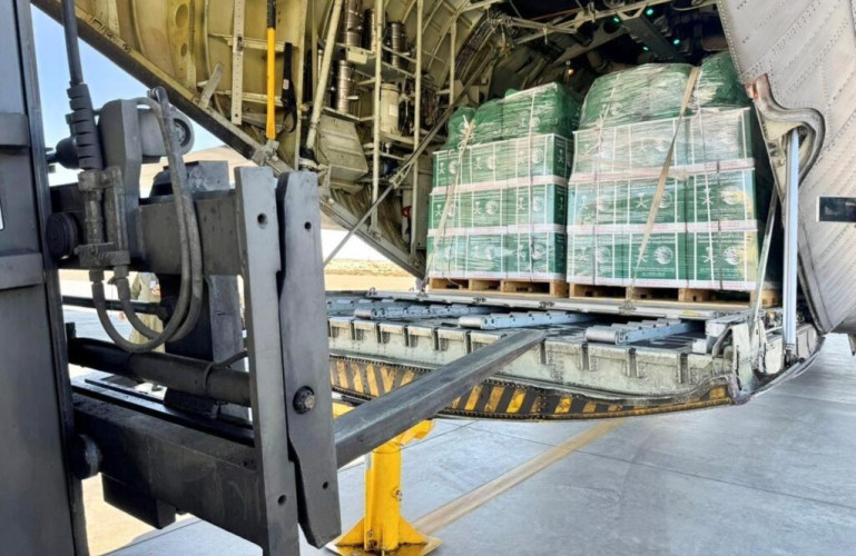 وصول الطائرة الإغاثية السعودية الـ69 لإغاثة الشعب الفلسطيني في قطاع غزة التي يسيّرها مركز الملك سلمان للإغاثة