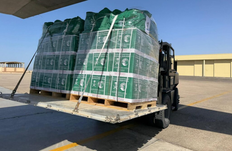 وصول الطائرة الإغاثية السعودية الـ70 لإغاثة الشعب الفلسطيني في قطاع غزة التي يسيّرها مركز الملك سلمان للإغاثة